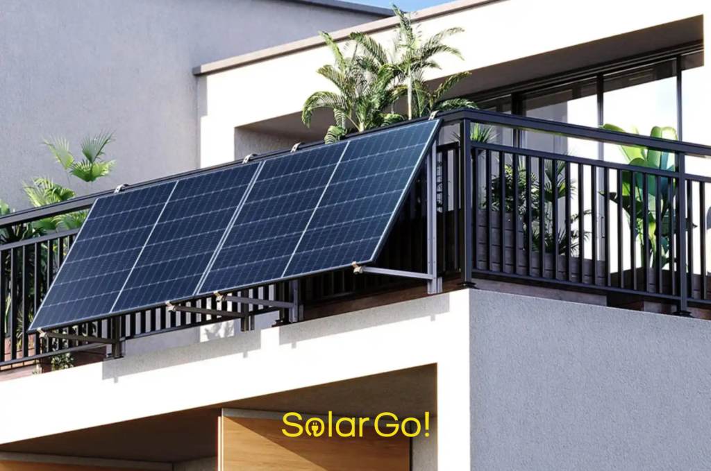 placas solares en el balcón